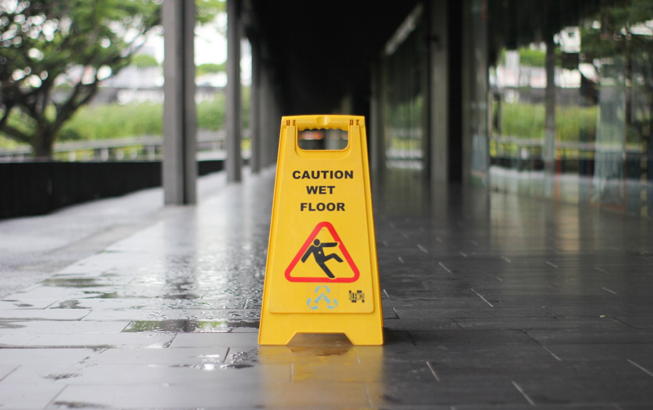 Safety Precautions When Using Professional Cleaning Equipment